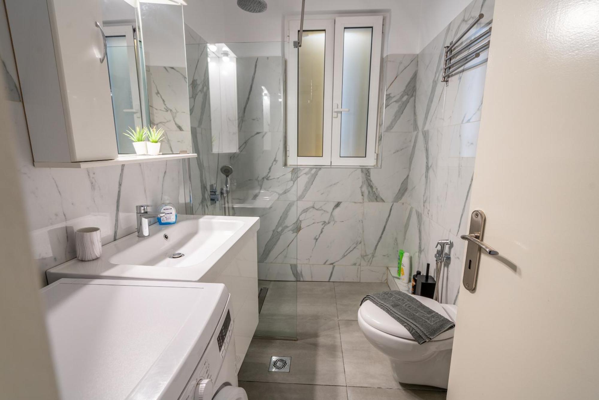 Psiri Gem From In Vivo Apartments- Spacious 1St Floor Apartment With Balcony In Athens' Historic Center Екстер'єр фото